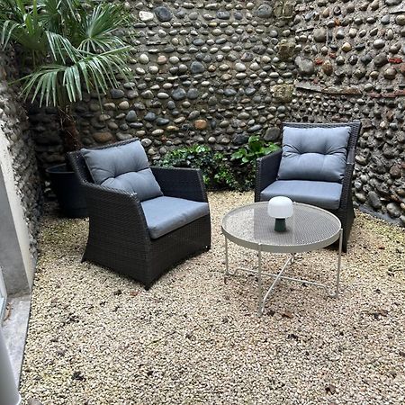 Le Patio : Appartement Chic 3 Chambres Au Coeur De Pau Zewnętrze zdjęcie