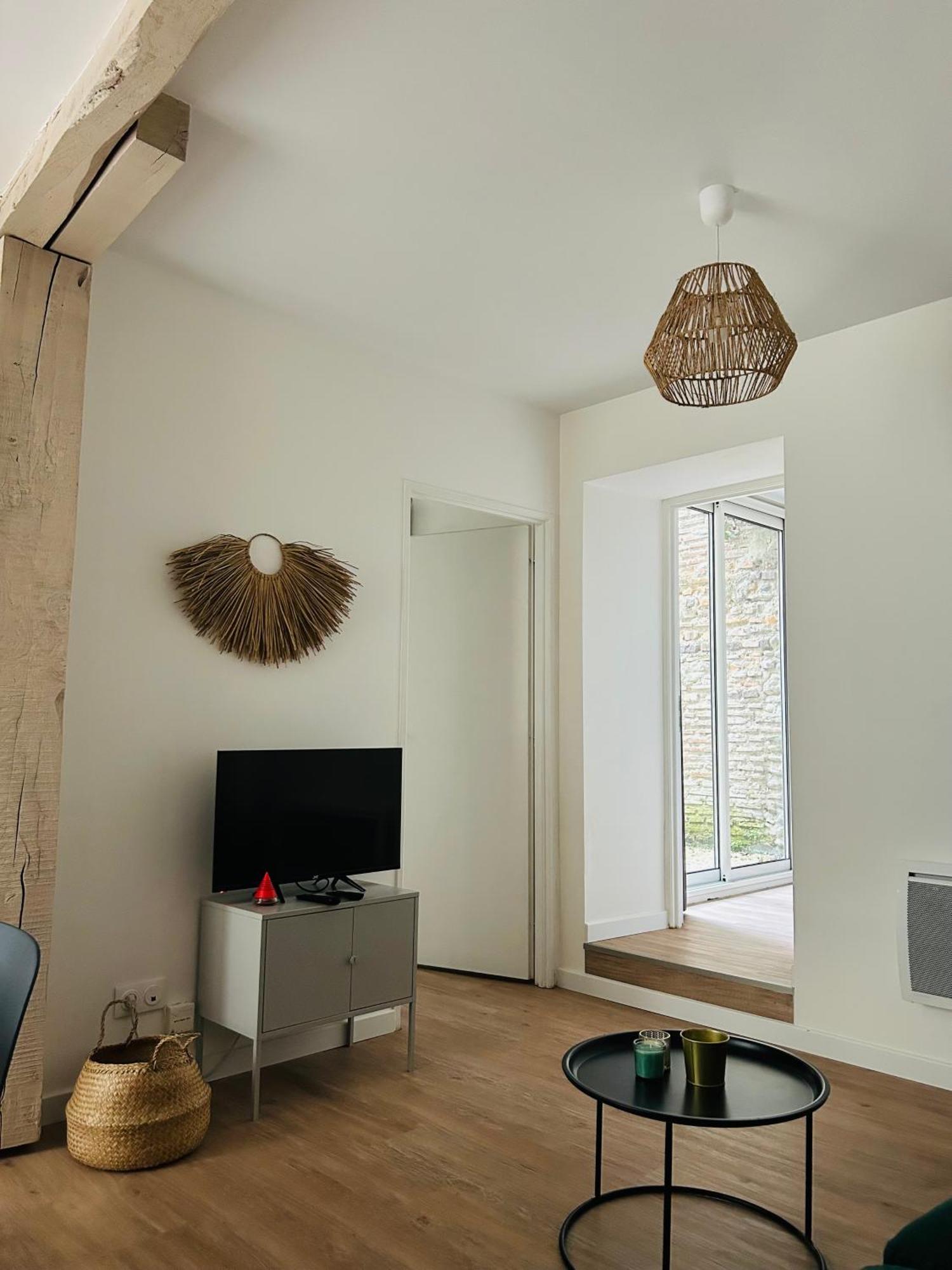 Le Patio : Appartement Chic 3 Chambres Au Coeur De Pau Zewnętrze zdjęcie