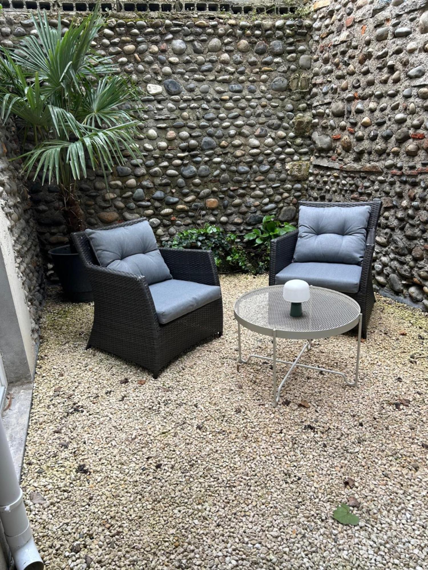 Le Patio : Appartement Chic 3 Chambres Au Coeur De Pau Zewnętrze zdjęcie